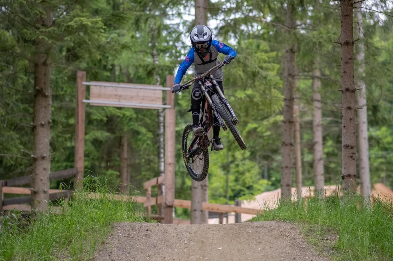 Weixl Schi&Bike Appartements-Bike In&Bike Out Neben Wexl Trails Bikepark Sankt Corona am Wechsel Eksteriør billede